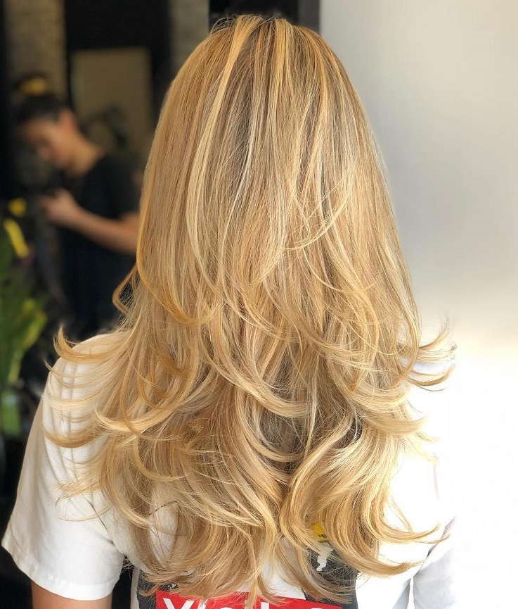 Long Hairstyles 2023 Layered Blonde Or Curly