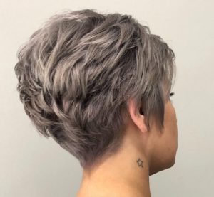 Short hairstyles 2023 - More texture and movement